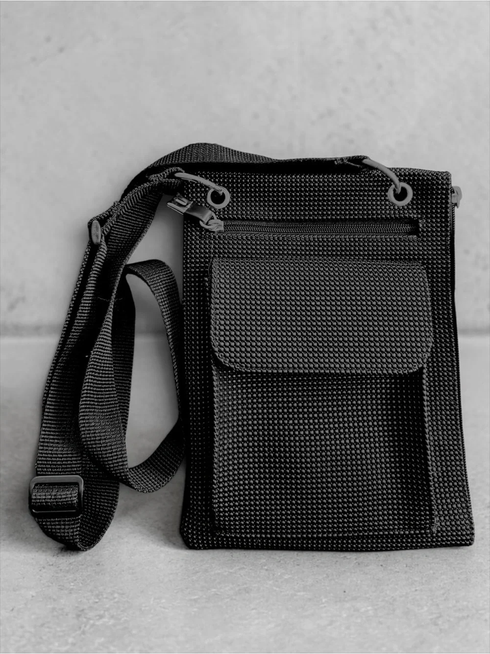 Urban Outfitters UO2 Black Textured Crossbody Bag Minimalist Utility Travel Bag